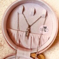 Collar plateado jeringa 💉