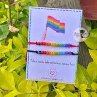 Love is Love bandera ojitos turcos